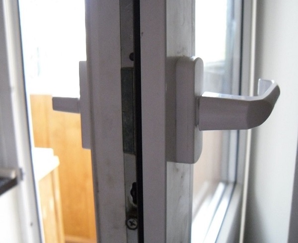 Отрегулировать пластиковую дверь на балкон мастера в комсомольске на амуре